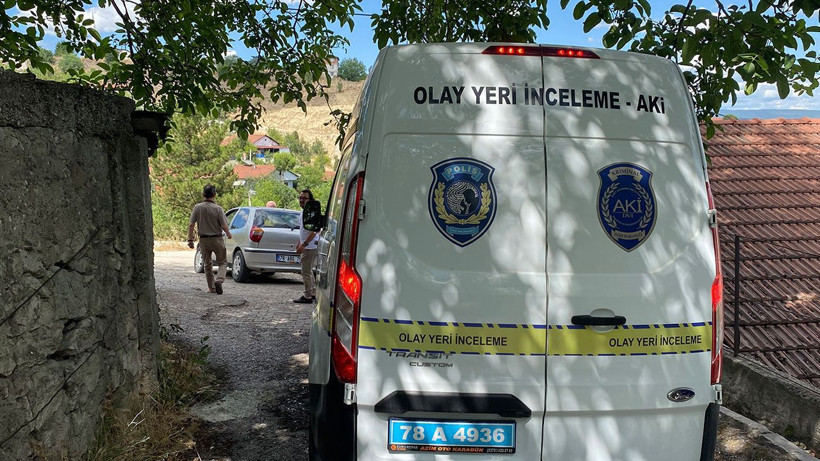 Yürürken düştü, başını asfalta çarpıp öldü - Resim: 4