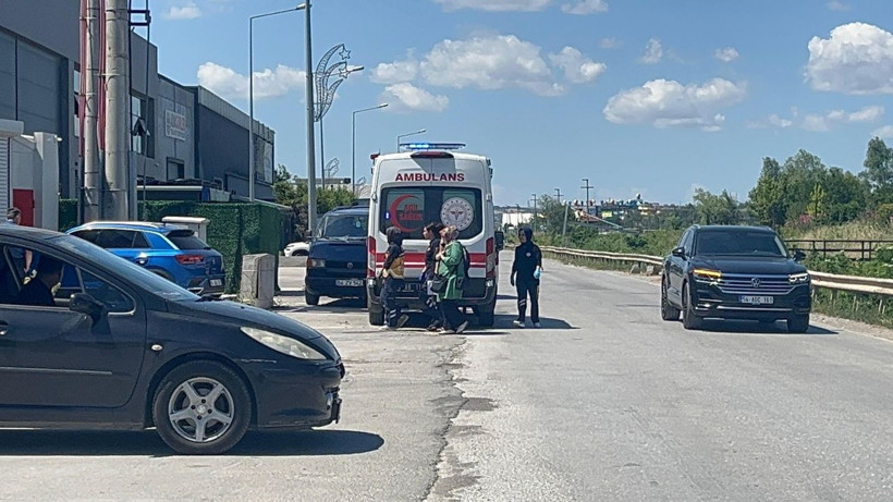 Fabrikanın tavanı çöktü; 3 işçi yaralı - Resim: 1