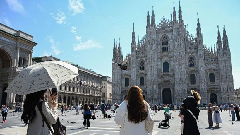 İtalya kavruluyor: Milano'da asfalt eridi - Resim: 1