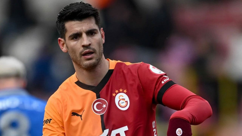 Galatasaray’da iki yıldız isim takımdan ayrıldı; Okan Buruk’un planları suya düştü - Resim: 1