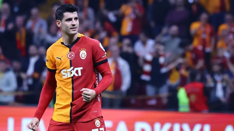 Galatasaray’da iki yıldız isim takımdan ayrıldı; Okan Buruk’un planları suya düştü - Resim: 2