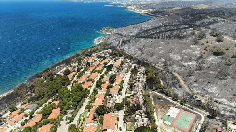 İzmir'de kahreden görüntü! Tatil merkezi griye büründü - Resim: 1
