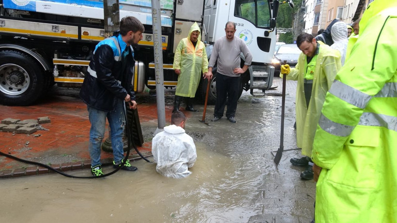 Trabzon'da sağanak yağış su taşkınlarına neden oldu - Resim: 2