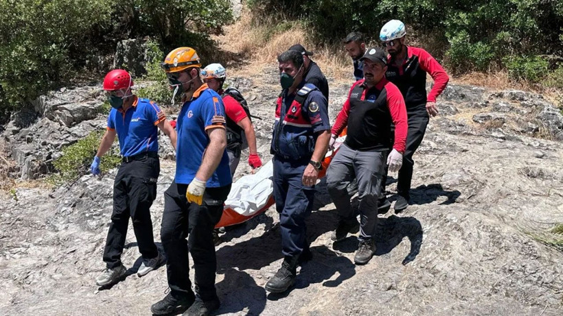 Kocaeli'de kayalıklar arasında erkek cesedi bulundu - Resim: 1