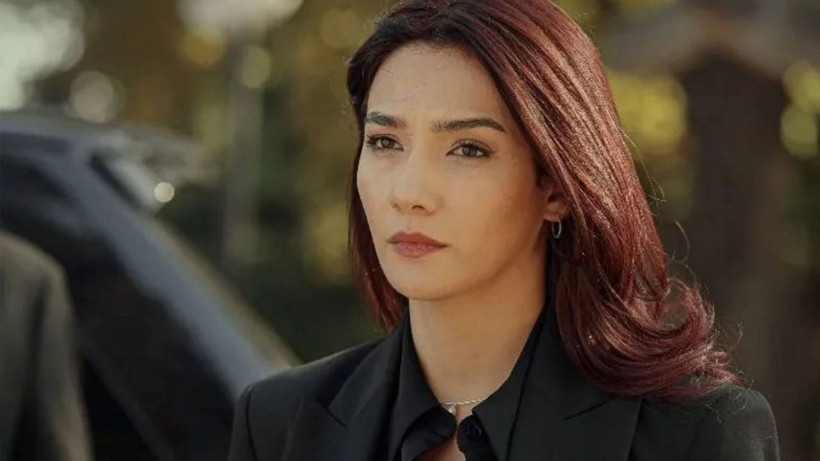 Aybüke Pusat’ın son görüntüsü herkesi şaşırttı; Teşkilat dizisindeki halinden eser yok - Resim: 1