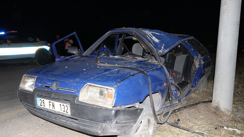 Direğe çarpan otomobildeki 4 kişi yaralandı - Resim: 3