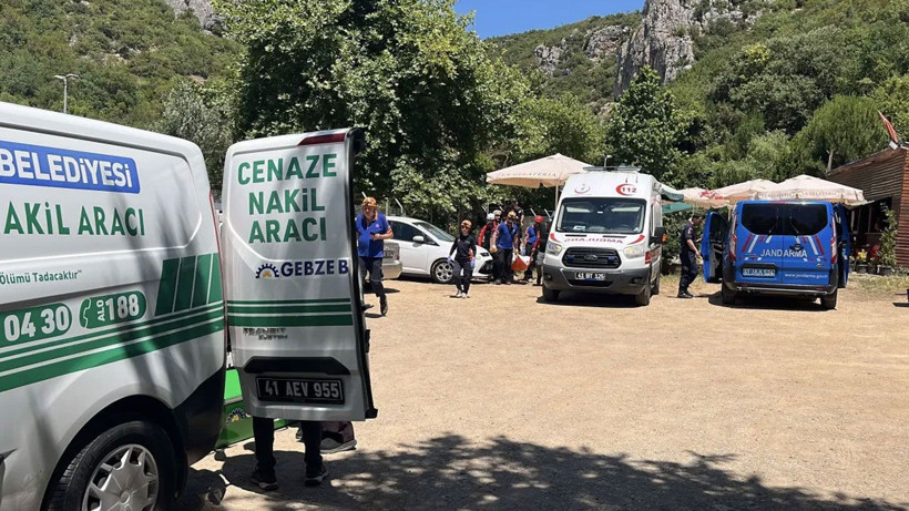 Kocaeli'de kayalıklar arasında erkek cesedi bulundu - Resim: 3