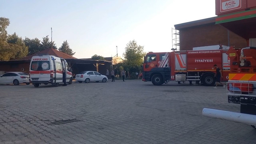 Diyarbakır’da kafede çıkan yangın, ormana sıçramadan söndürüldü - Resim: 1