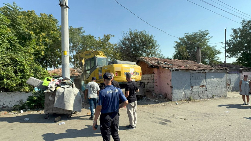 Uyuşturucu satıldığı belirlenen 7 metruk bina yıkıldı - Resim: 2