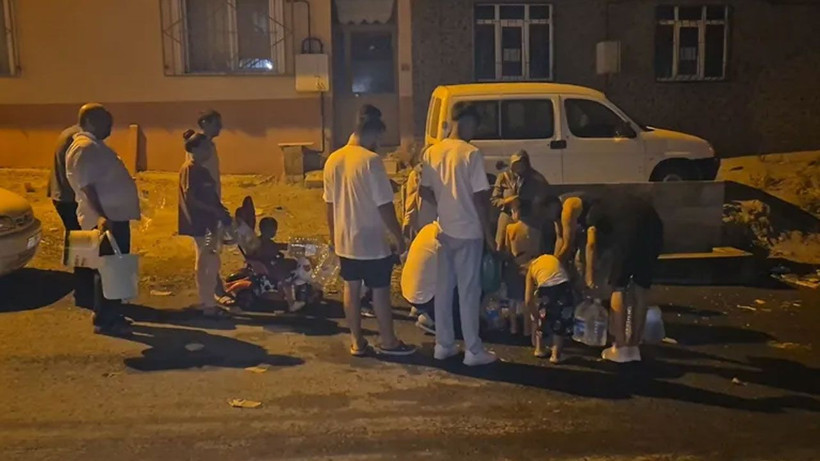 Tekirdağ’da su sıkıntısı: Vatandaşlar bidonlarla sokağa döküldü - Resim: 1