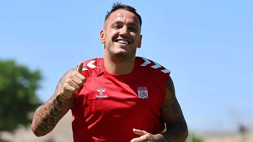 Ve Süper Lig'in yıldız golcüsü gitti; Yeni adresine herkes şaşıracak - Resim: 3