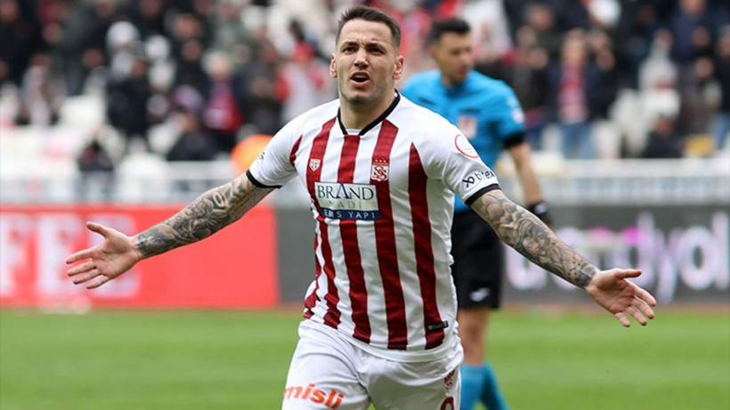 Ve Süper Lig'in yıldız golcüsü gitti; Yeni adresine herkes şaşıracak - Resim: 4