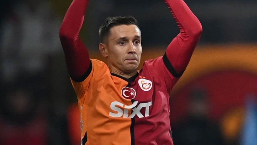 Galatasaray'ın yıldız ismi ile yollar ayrıldı; Taraftarı yıkan veda - Resim: 1