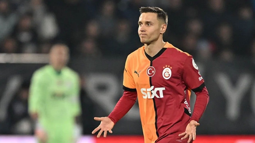 Galatasaray'ın yıldız ismi ile yollar ayrıldı; Taraftarı yıkan veda - Resim: 3
