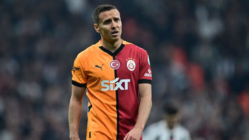 Galatasaray'ın yıldız ismi ile yollar ayrıldı; Taraftarı yıkan veda - Resim: 4