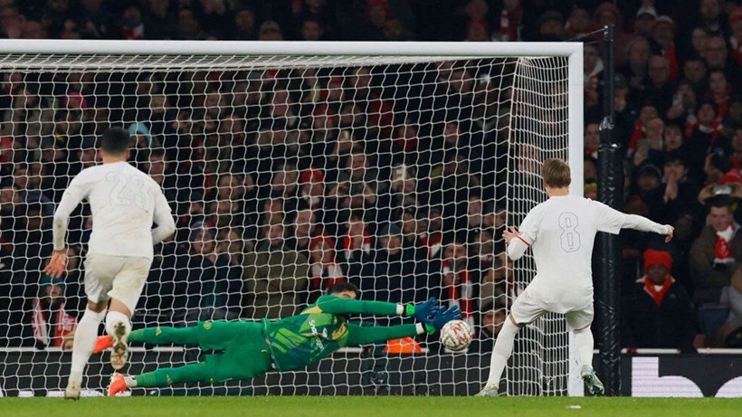 Altay Bayındır Manchester United’dan ayrıldı; Ezeli rakip bombayı patlattı - Resim: 2