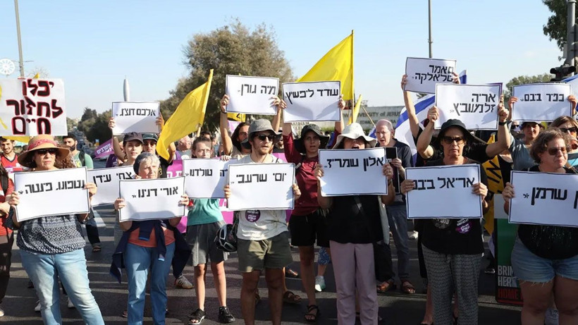 İsrailliler, Tel Aviv'de sokağa çıktı: Gazze'de savaşın sona erdirilmesi talebiyle protesto düzenleniyor - Resim: 3