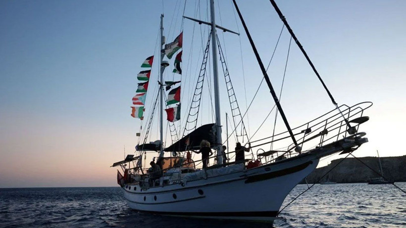 İsrail savaş gemileri Sumud Filosu'nu kuşattı - Resim: 1