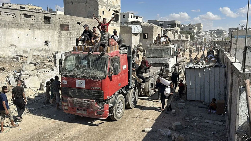 Gazze'ye ateşkes sonrası ilk yardımlar ulaştı - Resim: 3