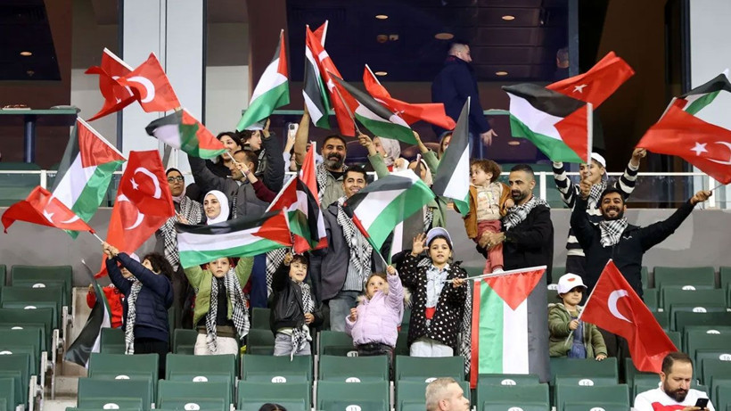 Milli futbolcular, Filistinli çocuklarla bir araya geldi - Resim: 4