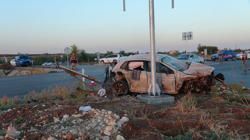 Kilis'te, otomobil ile minibüs çarpıştı: 12 yaralı - Resim: 2