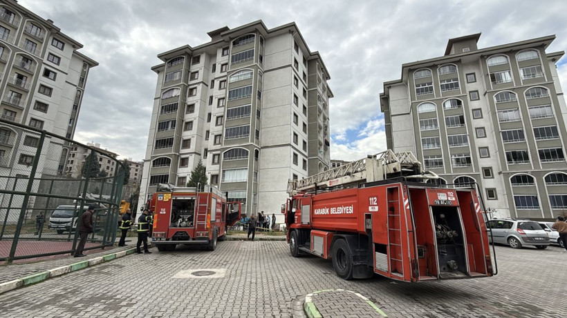 Karabük’te apartmanda yangın; 5 kişi dumandan etkilendi - Resim: 1
