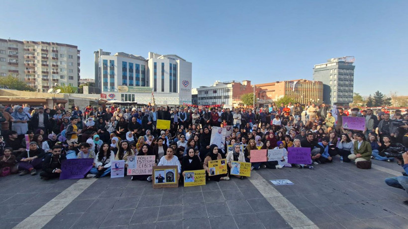 Diyarbakır'da Rojin Kabaiş için oturma eylemi düzenlendi - Resim: 3