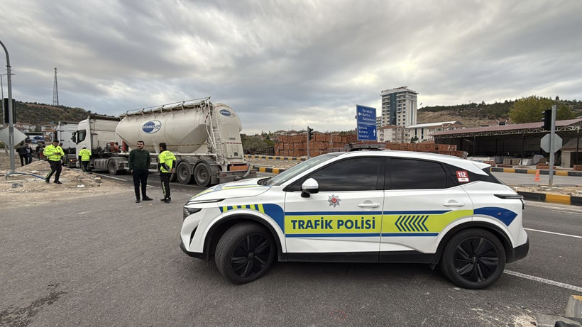 Futbol maçından dönen sporcuları taşıyan minibüs TIR'la çarpıştı; 9 çocuk yaralandı - Resim: 2