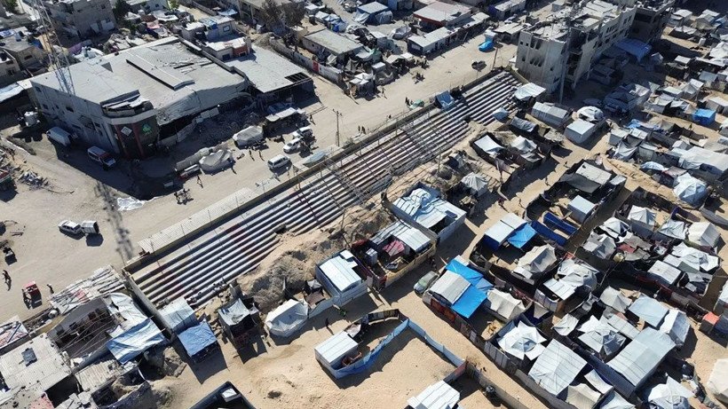 Han Yunus'taki stadyum Filistinlilerin geçici evi oldu - Resim: 4