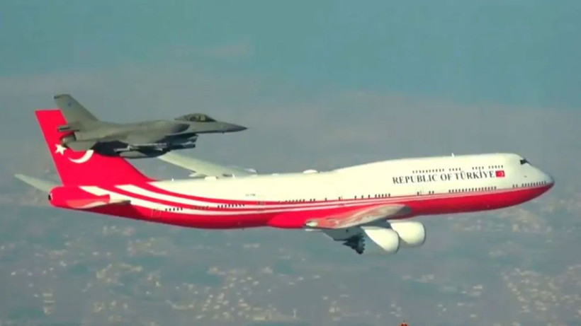 Cumhurbaşkanı Erdoğan'ın Umman'a inişinde F-16 savaş uçakları eşlik etti - Resim: 4