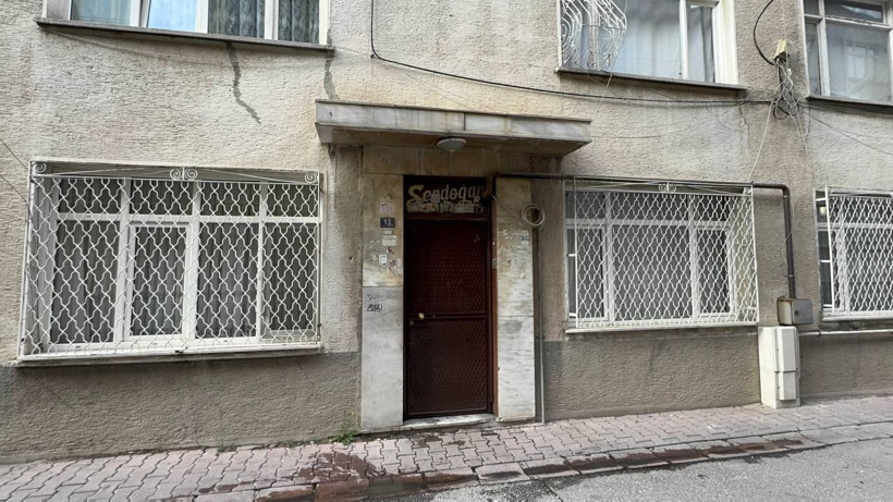 Yangın çıkan çatı katındaki dairede kadın cesedi bulundu - Resim: 3