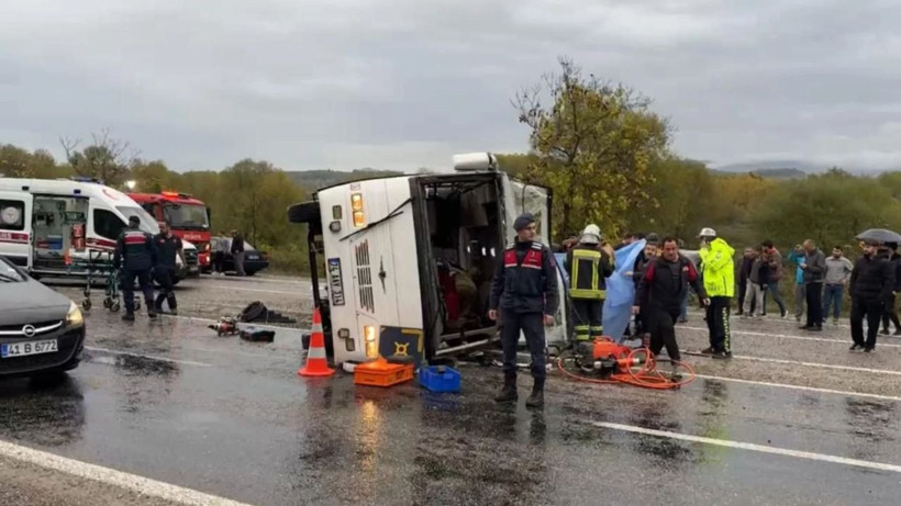 Bartın'da feci kaza! İşçi servis midibüsü devrildi: 1 ölü, 19 yaralı - Resim: 4