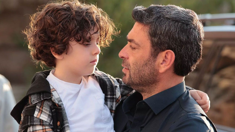 Uzak Şehir oyuncusu resti çekip kadrodan çıktı; Söyledikleri herkesi ayağa kaldırdı - Resim: 1