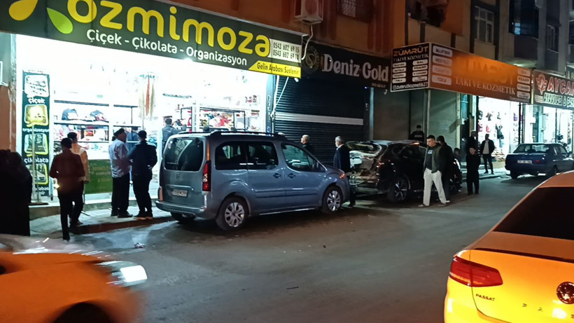 Otomobilde gaz sıkışması sonucu patlama: 1 yaralı - Resim: 1