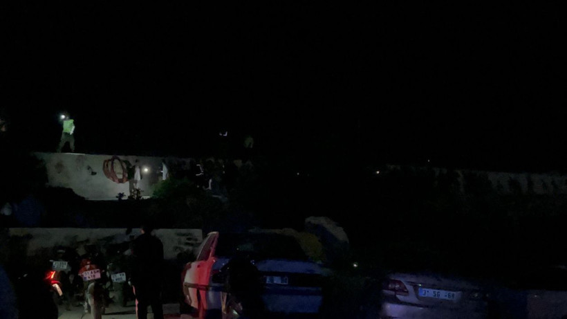 Kayalıklarda yürürken denize düşüp, ağır yaralandı - Resim: 3