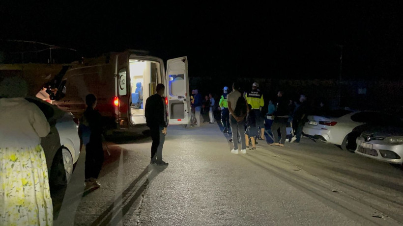 Kayalıklarda yürürken denize düşüp, ağır yaralandı - Resim: 2