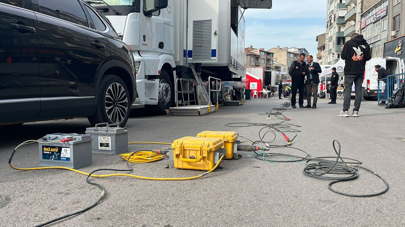Gebze’de yıkılan binanın enkazını kaldırma çalışmaları sürüyor - Resim: 3