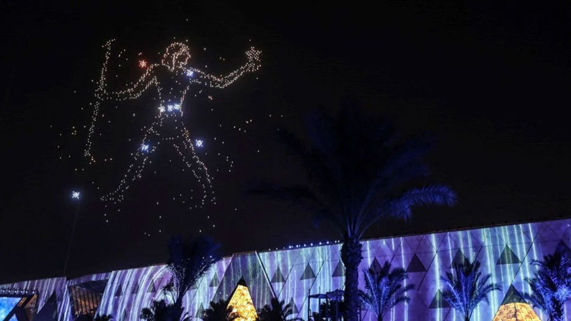 Mısır'da "dördüncü piramit": Büyük Mısır Müzesi törenle açıldı - Resim: 3