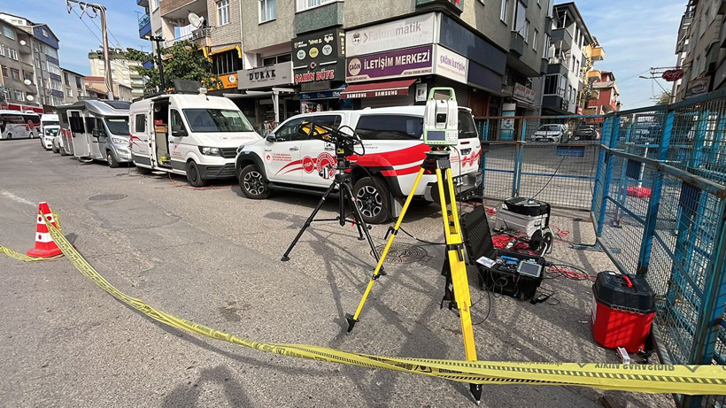 Gebze’de yıkılan binanın enkazını kaldırma çalışmaları sürüyor - Resim: 4