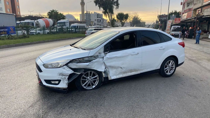 Antalya'da iki araç çarpıştı: Ehliyetsiz çıkan sürücüye 36 bin lira ceza - Resim: 1