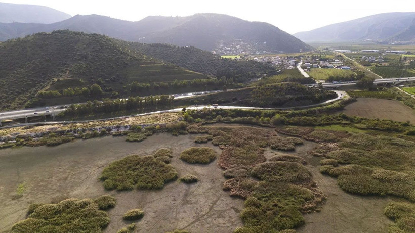 Belevi Gölü’nde kuraklık alarmı - Resim: 1