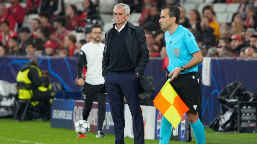 Mourinho’ya son dakika şoku: Benfica galibiyeti kaçırdı, VAR tepkisi yükseldi - Resim: 1