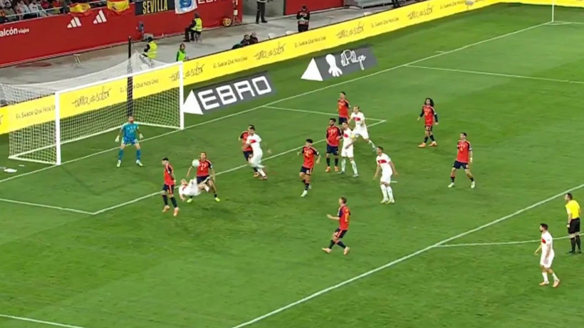 Barış Alper Yılmaz'dan İspanya maçında nefis röveşata! - Resim: 1