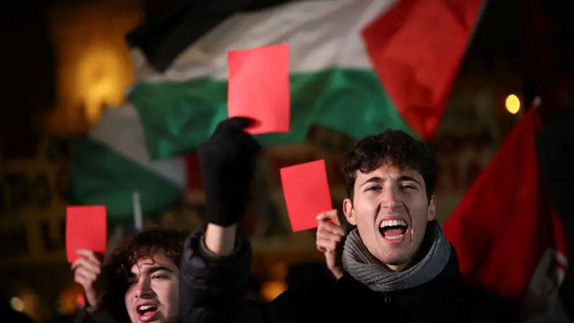 EuroLeague'de maç öncesi sokaklar karıştı, ortalık savaş alanına döndü - Resim: 3