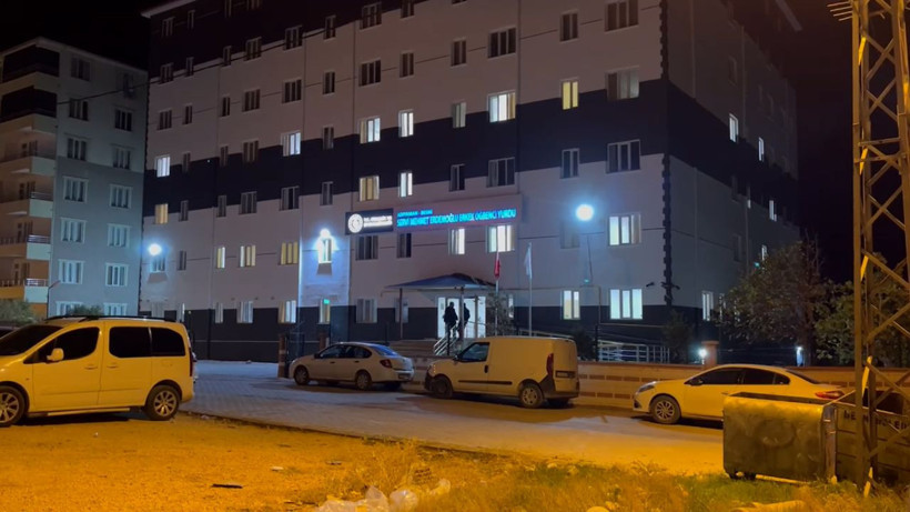 Adıyaman'da 70 üniversite öğrencisi, gıda zehirlenmesi şüphesiyle hastaneye kaldırıldı - Resim: 2