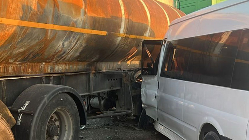 Silopi’de öğrenci servisi ile tanker çarpıştı: 14 yaralı - Resim: 4