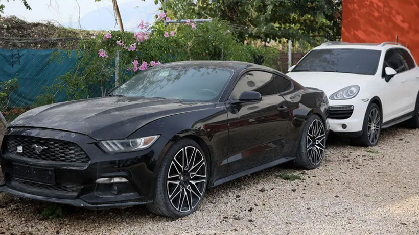 Yediemin araç mezarlığına döndü! Milyonluk araçlar çürümeye terk edildi - Resim: 4