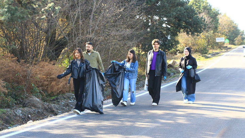 Yayladan 1 saatte 1,4 ton atık toplandı - Resim: 1