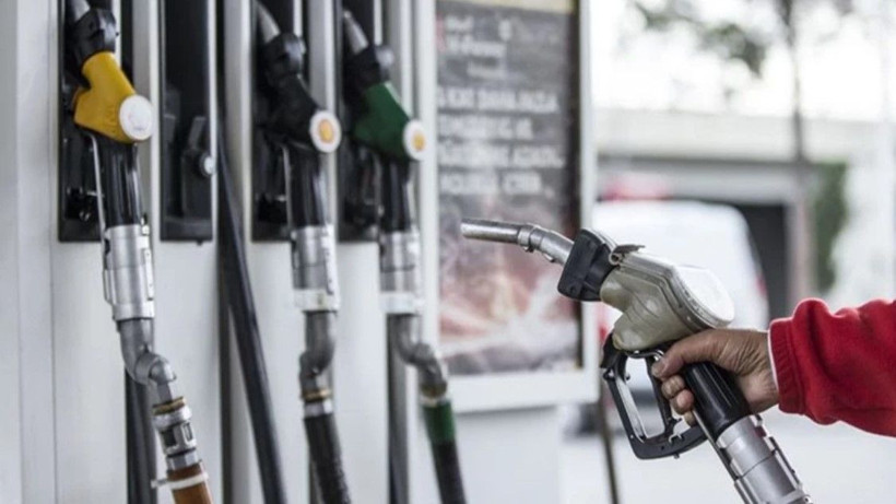 Benzin ve motorin indirimi belli oldu! Bu gece olacak motorindeki indirim şahane - Resim: 1