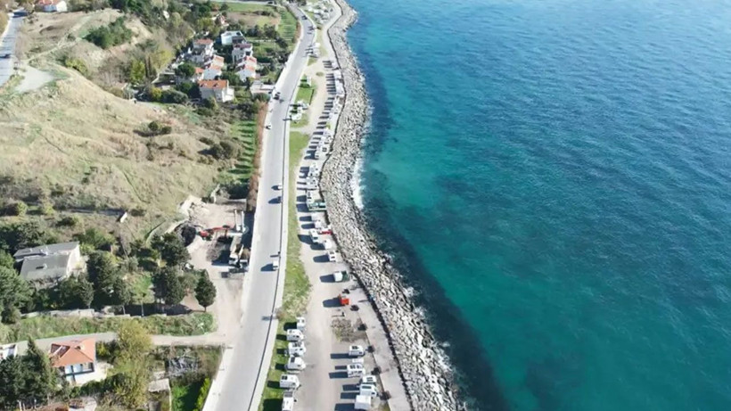 2,5 kilometrelik sahil şeridi karavan parkına döndü! Mahalleliden "kullanamıyoruz" isyanı - Resim: 2